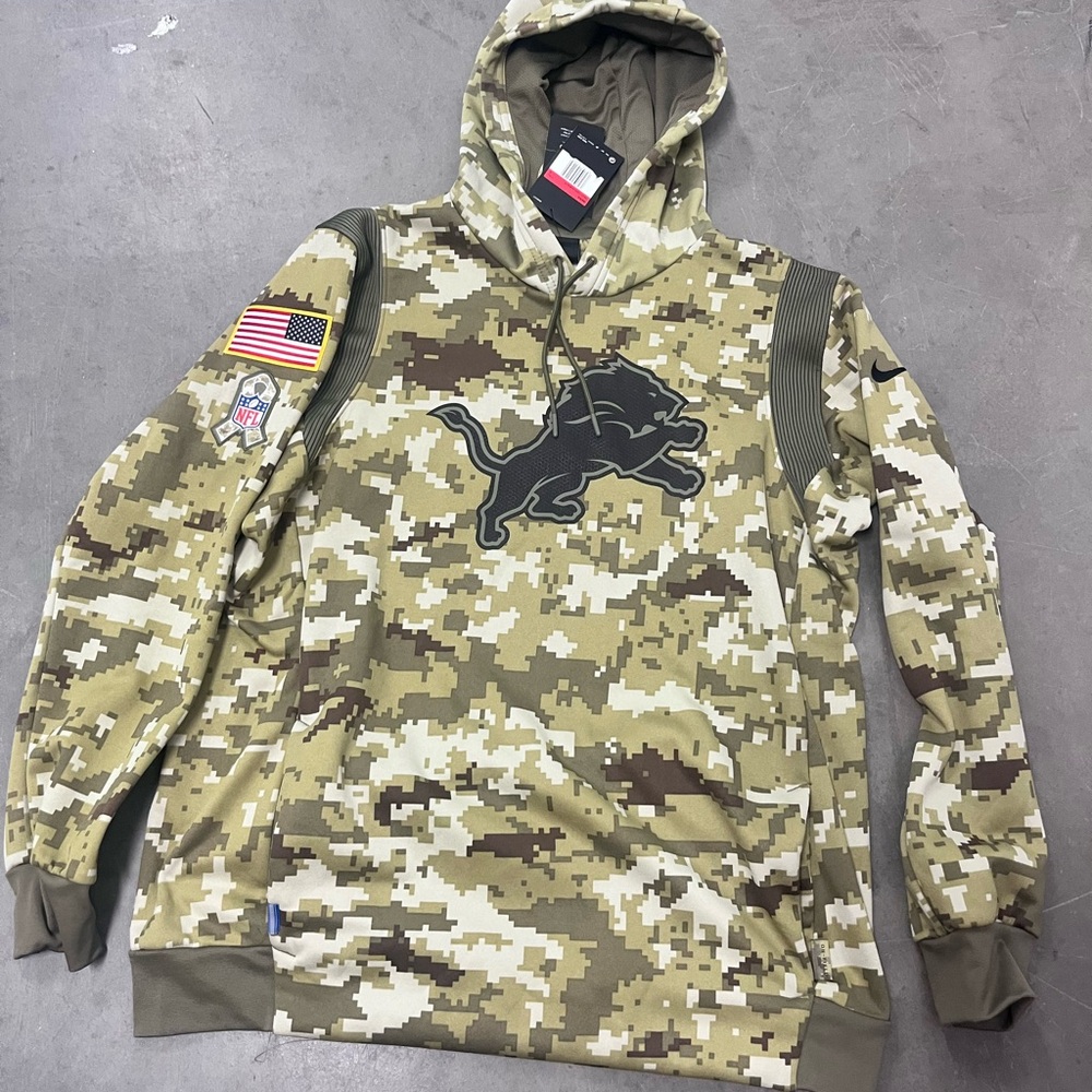 Men’s Nike DETROIT LIONS Camouflage Hoodie with NFL Logo.